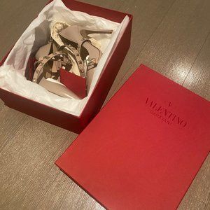 Valentino Rockstud Pumps